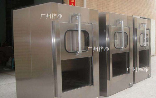 传递窗广泛应用于微细科技、生物实验室、制药厂、医院、食品加工业、LCD、电子厂等等一切需要空气净化的场所。