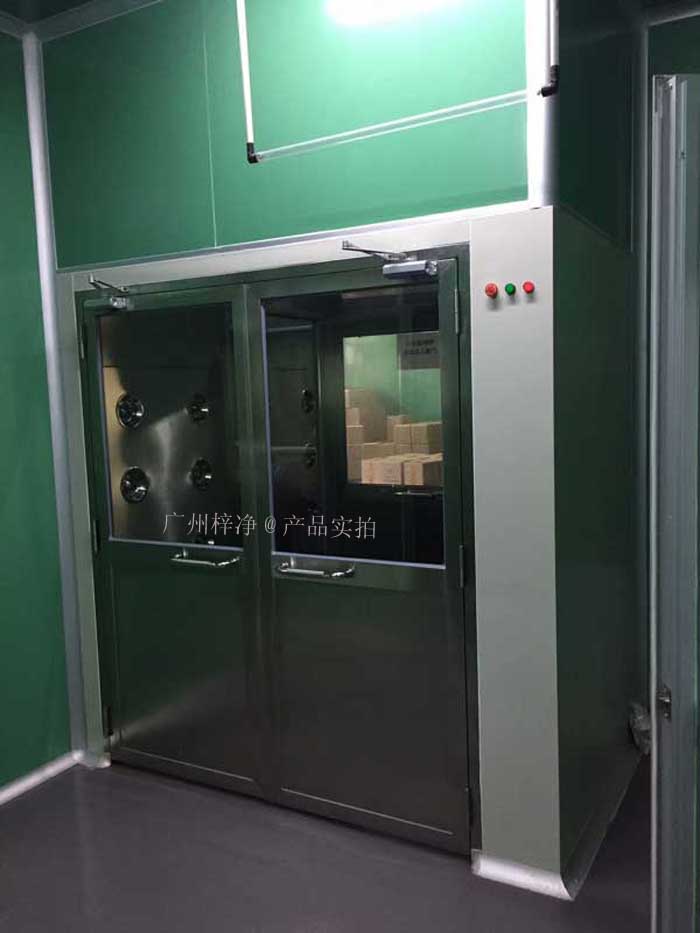 风淋室（又名空气浴尘室、风淋房、风淋门、空气吹淋室、AIR SHOWER，风淋设备，风淋机之类）