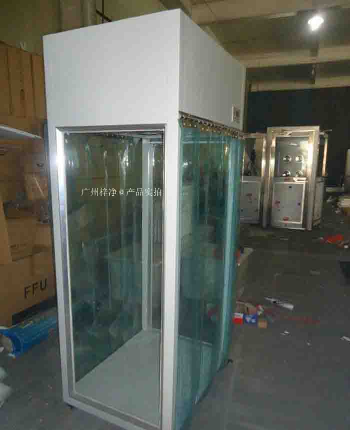 洁净采样车工作原理是从室内空气经过初效过滤器、高效过滤器出风的形式达到高洁净度