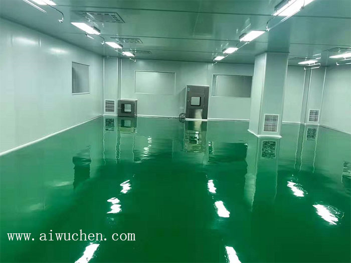 传递窗时，应确保门完全关闭，人员从非洁净室进入洁净室时，需先进行风淋处理。