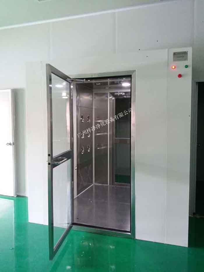 风淋室安装现场实拍图