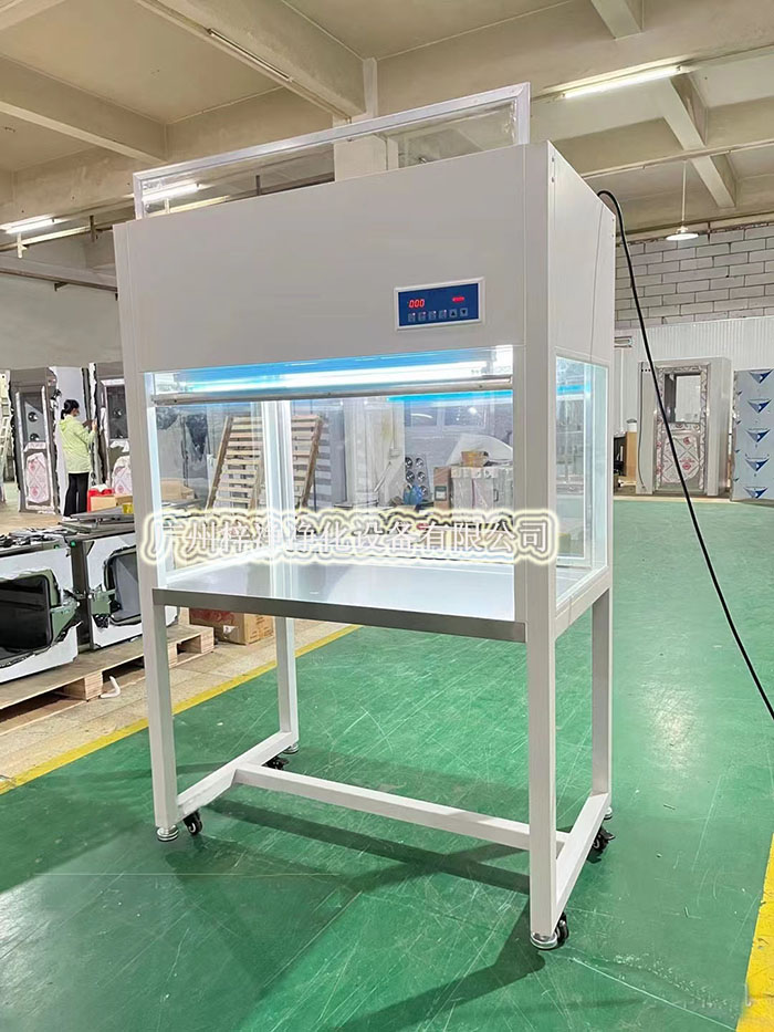 洁净工作台是广泛应用于科研、制药、生物工程等领域的洁净设备