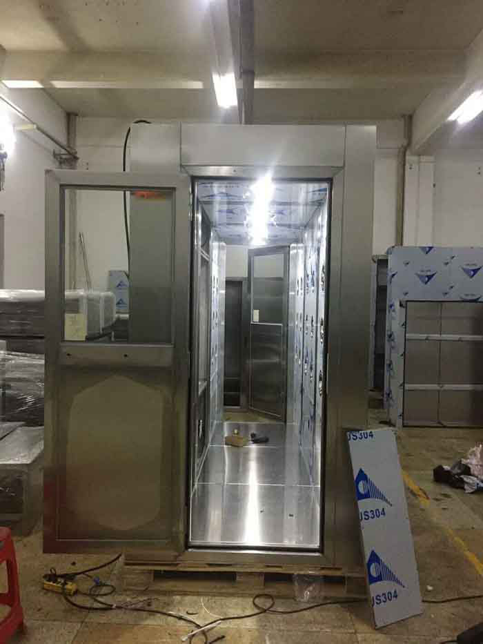 风淋室还可以对物料进行净化处理